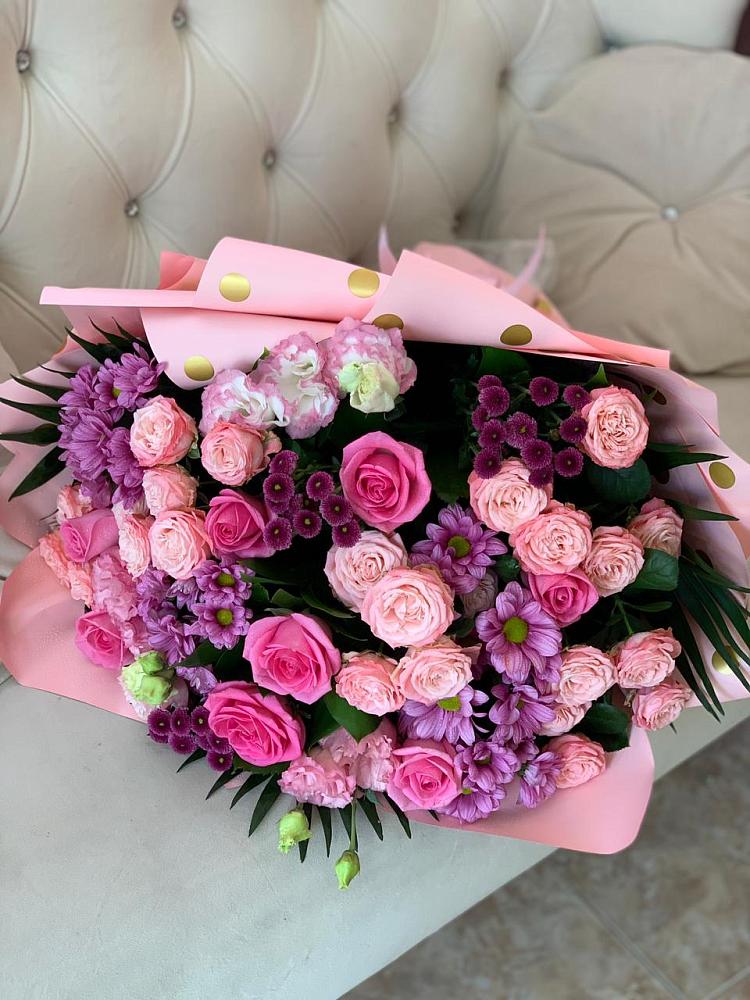 Букет цветов из: Хризантемы, Розы и Лизиантусы в Егорово