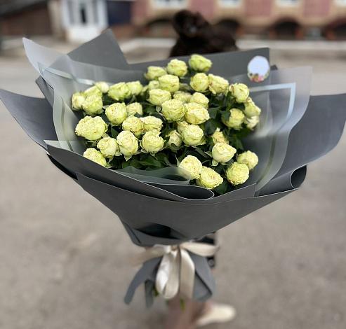 Букет Белые кустовые розы Солинеро в Егорово