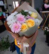 Букет цветов из:  Герберы, Розы и Хризантемы в Егорово