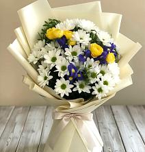 Букет цветов из:  Ирисы, Хризантемы и Розы в Егорово