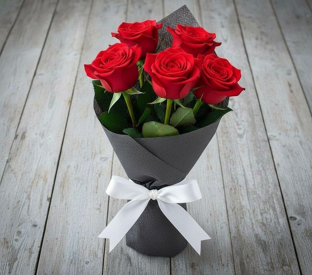 Букет 5 Красных роз Эдлесс Лав в Егорово