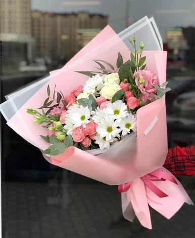 Букет цветов из: Розы, Лизиантусы и Хризантемы в Егорово